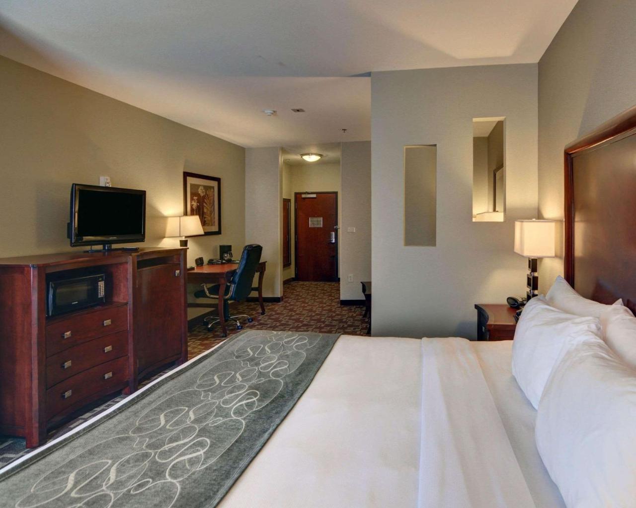 Comfort Suites Near Northeast Mall North Richland Hills Exterior foto